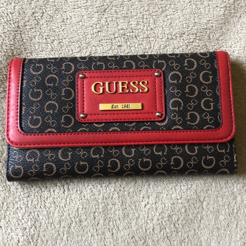 Guess tri-fold wallet